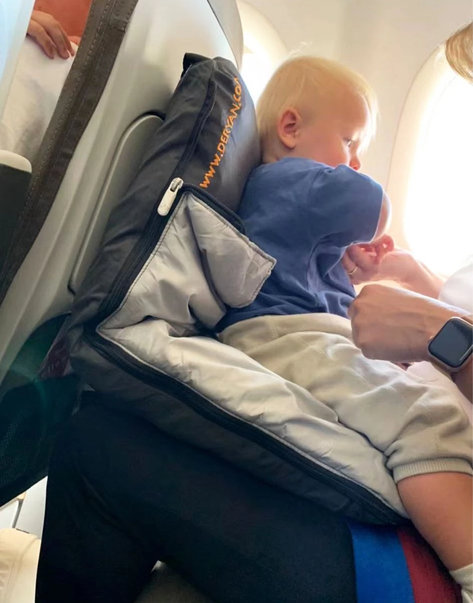 Deryan AirTraveller Vliegtuigbedje - Reiskussen met matras - compact opgevouwen Deryan AirTraveller Vliegtuigbedje - Reiskussen Met Matras - Compact Opgevouwen -Babyproducten Promotie Winkel 943x1200 5