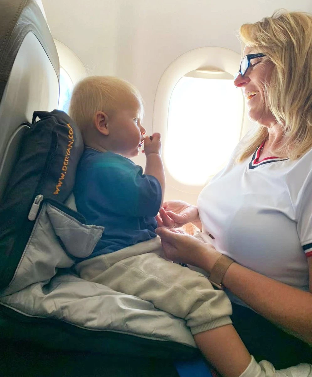 Deryan AirTraveller Vliegtuigbedje - Reiskussen met matras - compact opgevouwen Deryan AirTraveller Vliegtuigbedje - Reiskussen Met Matras - Compact Opgevouwen -Babyproducten Promotie Winkel 995x1200 5